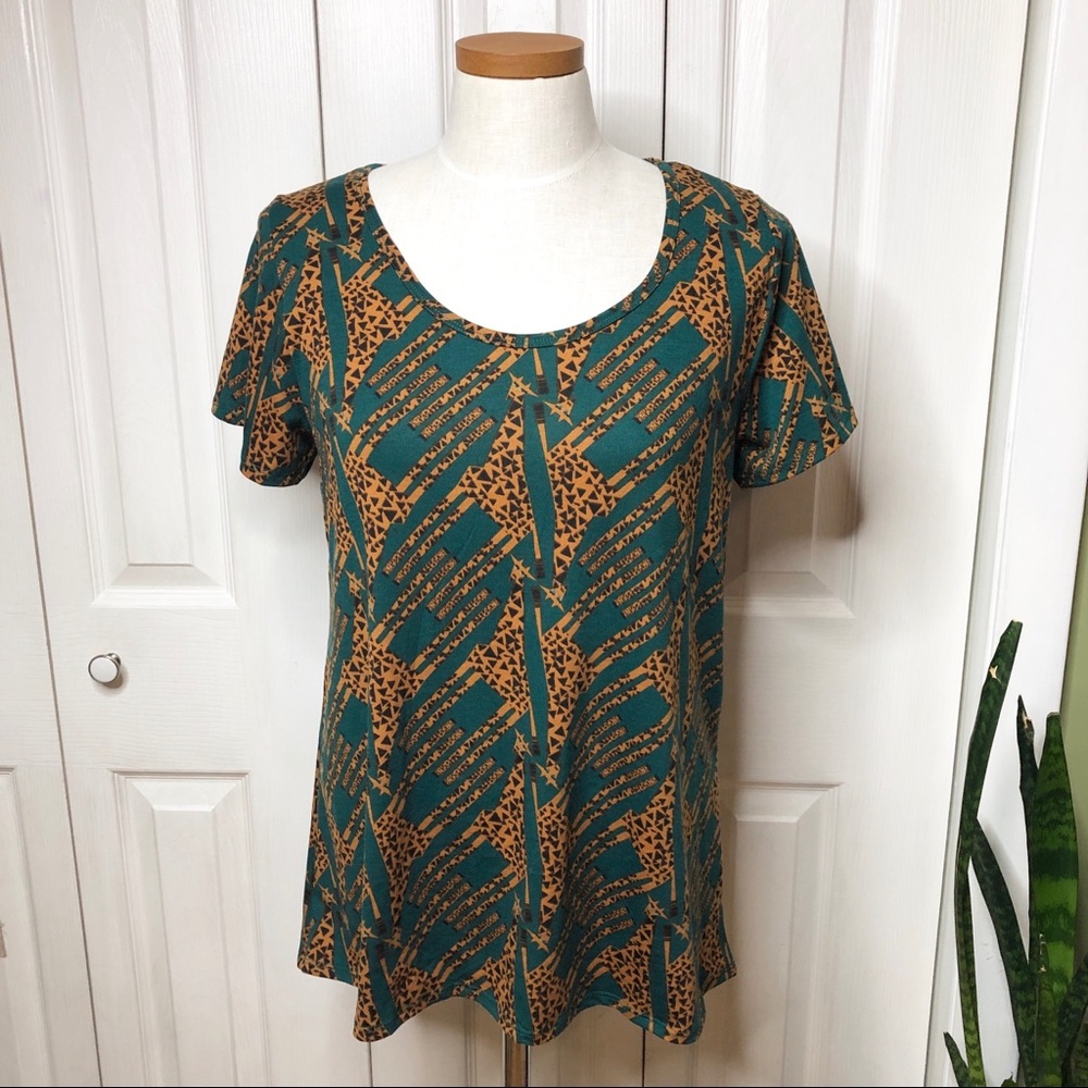 Lularoe Classic Tee, abstract giraffe